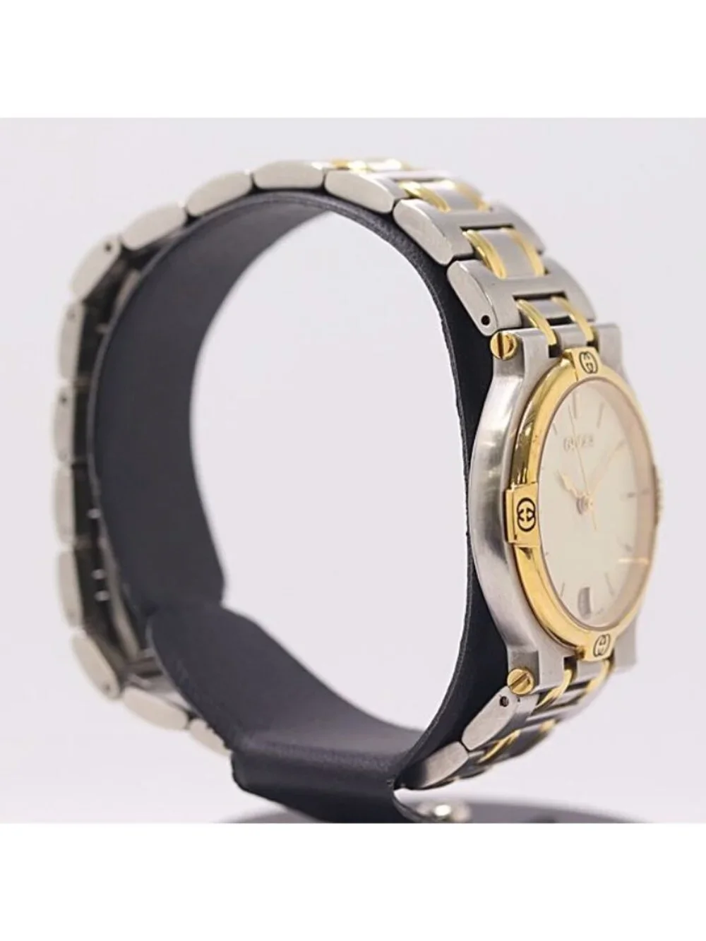 Gucci Quartz Date Ivory Dial Watch